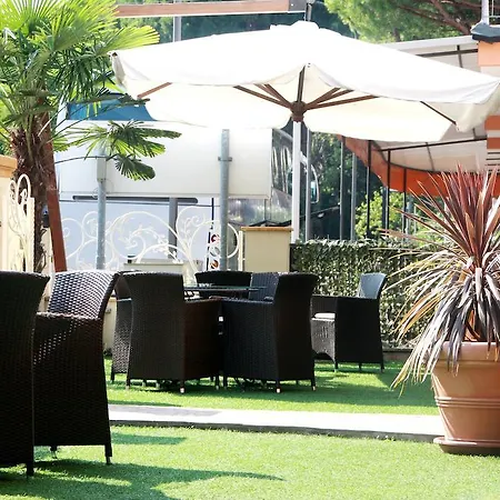 Hotel Monica-3